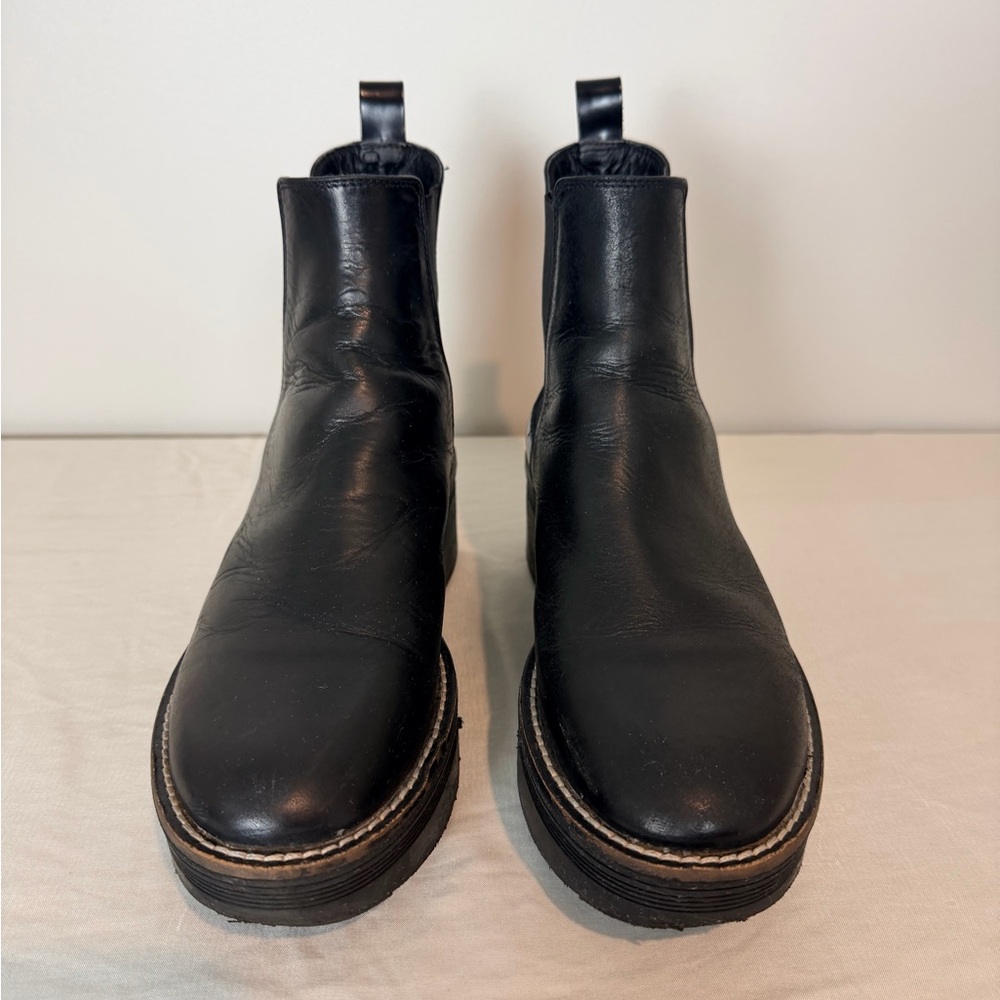 Zara Woman Black ankle Boots - Classic Pull-On Style